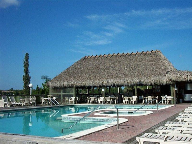 Quality Inn And Suites Golf Resort North North Naples Exterior foto