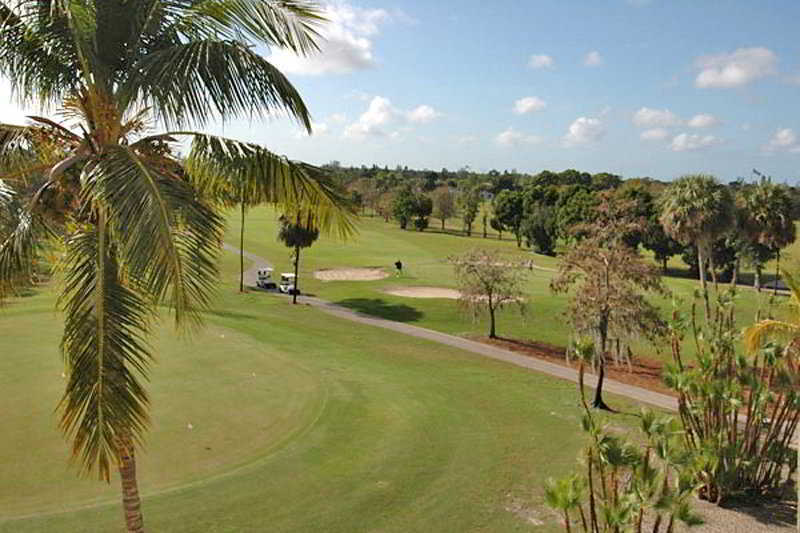 Quality Inn And Suites Golf Resort North North Naples Instalações foto