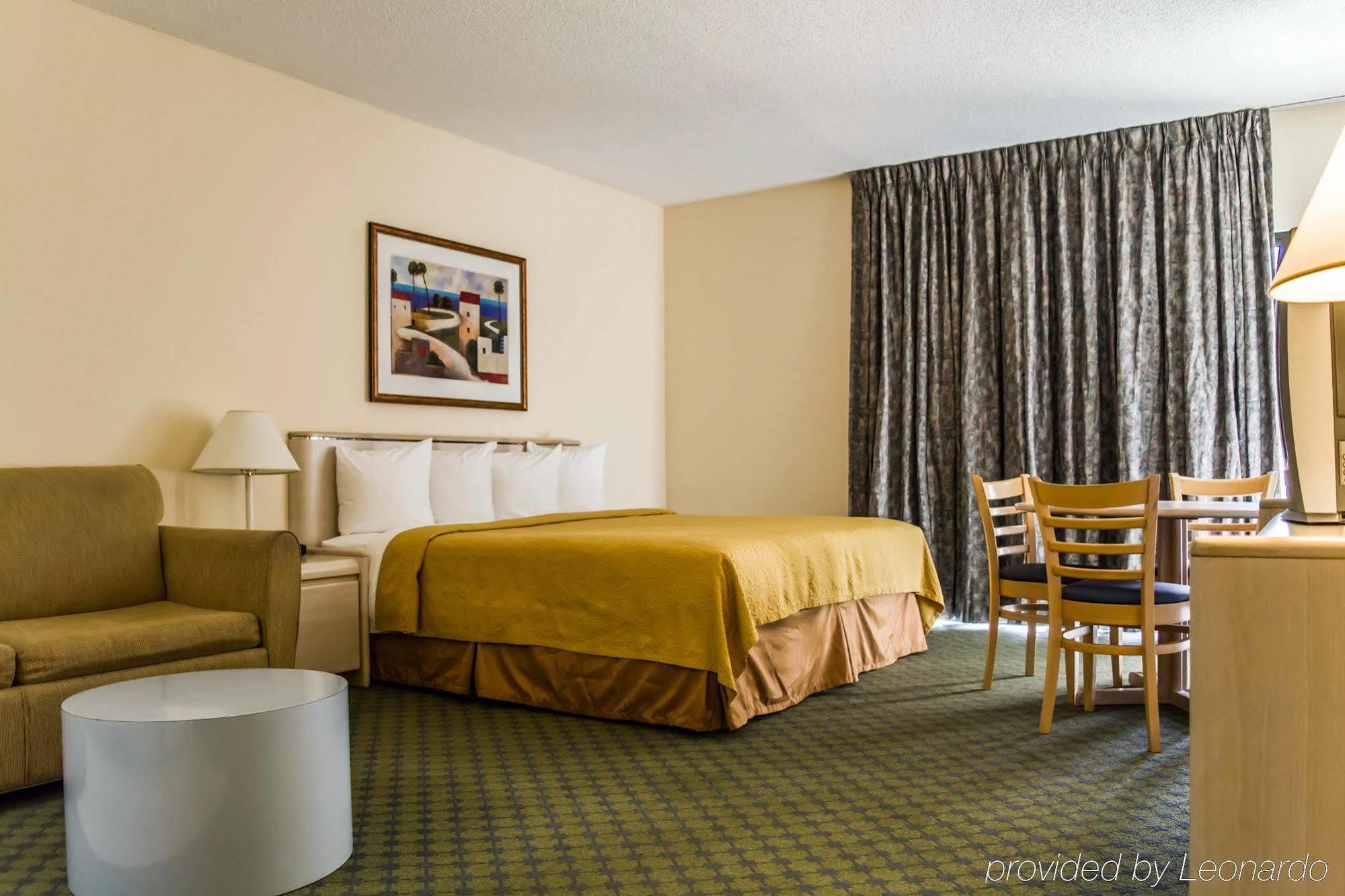 Quality Inn And Suites Golf Resort North North Naples Exterior foto
